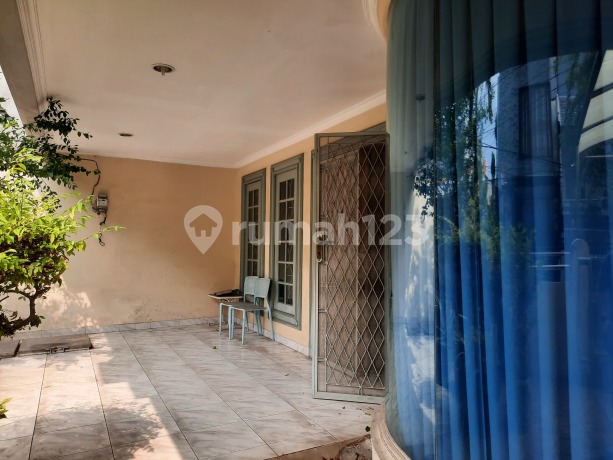 Rumah Bagus Semi Furnish 2 Lantai di Jelambar Murahhhhhh