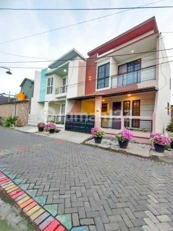 Rumah Termurah & Lokasi-Ne Uapik Jalan Utama Provinsi 2 Lantai Modern Minimalis Menganti Permai