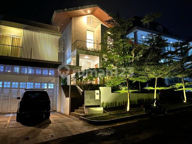 Beautiful House in Dago Pakar Resort with Cool Air and Amazing Views