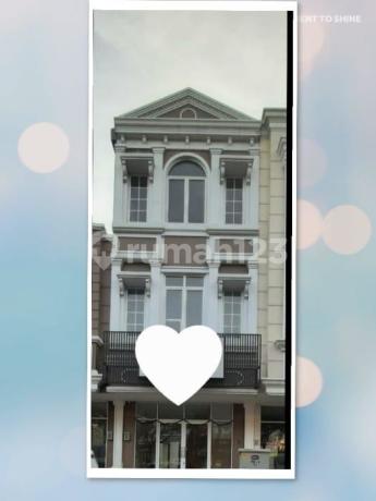 Cheap for Sale: Mendrisio Square Shophouse Cheap for Sale: Mendrisio Square Shophouse