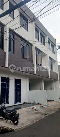 Rumah Dijual 3,5 Lantai Siap Huni Jl Kran Kemayoran Jakarta Pusat 