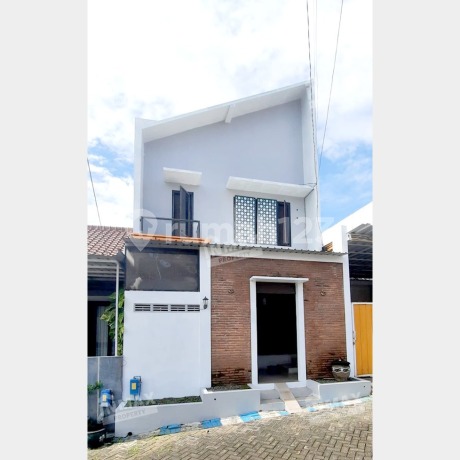 S17aqu Rumah 2 Lantai Semi Furnished Include Dibuatkan Carport Sulfat Malang