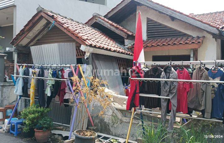 Rumah Butuh Renovasi SHM di Titian Kencana, Bekasi