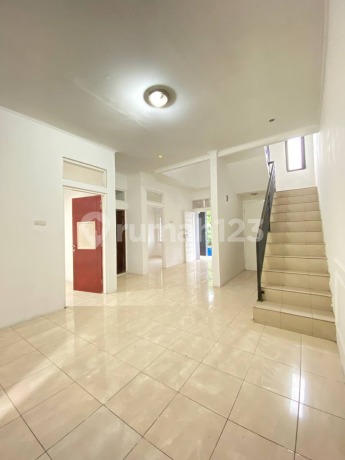 Rumah 2 Lantai Bagus di Antapani Regency Dekat Superindo Rumah 2 Lantai Bagus di Antapani Regency Dekat Superindo