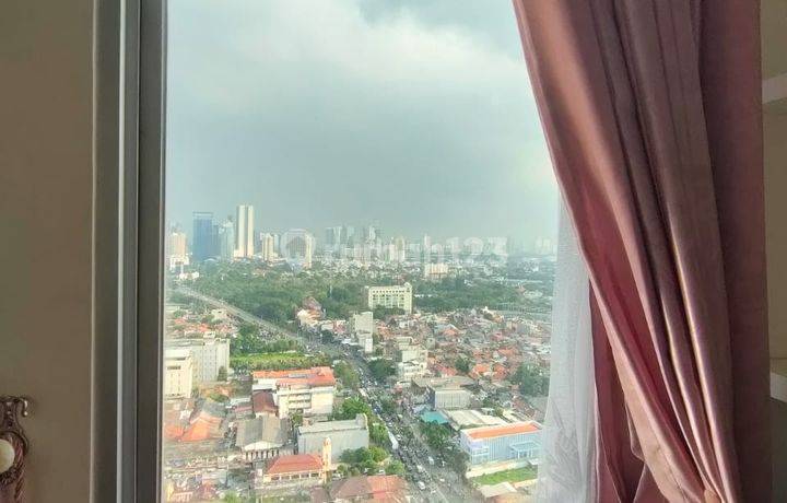 Dijual Unit Bagus Corner Jarang ada Fully Furnish Cosmo Terrrace 2 br Thamrin Jakarta Pusat