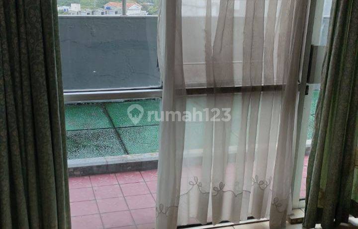 Apartement 3 BR Ada Balkon Lantai 15