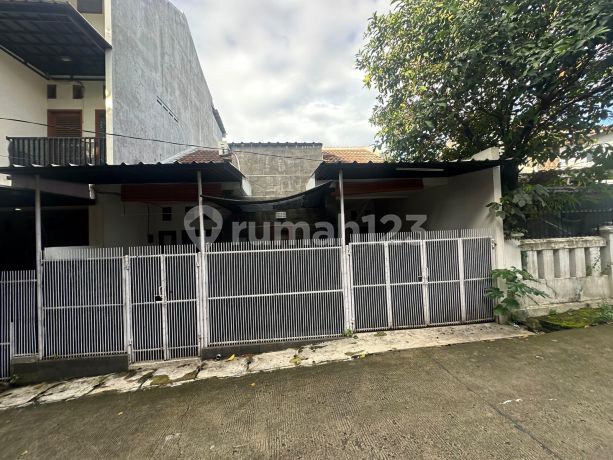 Rumah Nyaman Strategis Bukit Cengkeh Berbunga