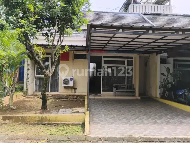 Beautiful Rose Garden House Near Cibubur LRT Station