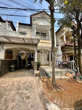 Rumah Mewah Menawan 2 Lantai Pesona Khayangan Juanda Rumah Mewah Menawan 2 Lantai Pesona Khayangan Juanda