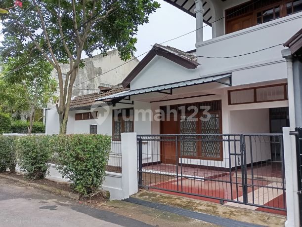 Rumah Luas di Pratista Antapani Dekat Kiara Park dan Lucky Squer