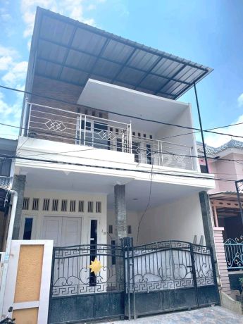 Rumah 2 Lantai di Duta Bumi 3 Harapan Indah Bekasi