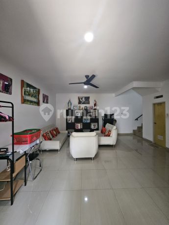 Turun Harga Dijual Rumah Minimalis. Bangunan Rapih Siap Huni. Shm. Hadap Timur