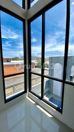 Dijual Rumah 2,5 Lantai Dekat Bandara Juanda Ada Kolam Renang Di Delta Mandala Juanda Gedangan Sidoarjo Dijual Rumah 2,5 Lantai Dekat Bandara Juanda Ada Kolam Renang Di Delta Mandala Juanda Gedangan Sidoarjo