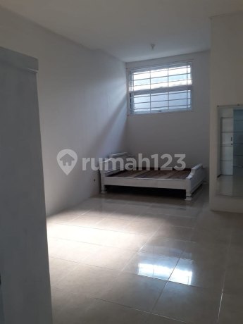 Rumah Istana Mentari Full Furnished  Sidoarjo Kota Row jalan 2 mobil