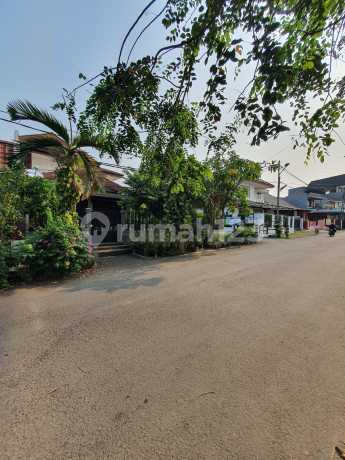 HOUSE IN A STRATEGIC AREA OF SOUTH JAKARTA, IN A COMFORTABLE COMPLEX LOCATION HOUSE IN A STRATEGIC AREA OF SOUTH JAKARTA, IN A COMFORTABLE COMPLEX LOCATION