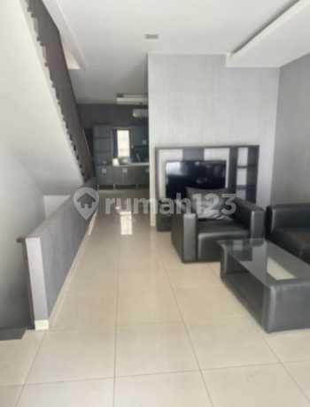 Selling Cheap 3-Story House in Maple Town House, Gunung Batu Pasteur Selling Cheap 3-Story House in Maple Town House, Gunung Batu Pasteur