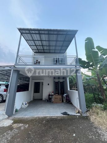 Rumah 2 Lantai di Bojong koneng Cikutra Bandung, udara sejuk. Rumah 2 Lantai di Bojong koneng Cikutra Bandung, udara sejuk.