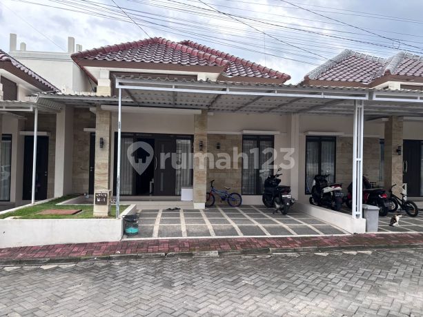 Rumah 3 Kamar, Rancabango Estate, Tarogong Kalesr, Garut. Rumah 3 Kamar, Rancabango Estate, Tarogong Kalesr, Garut.