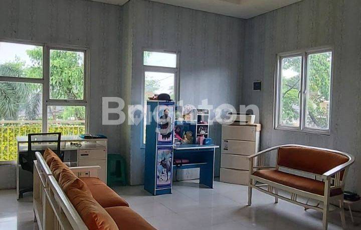 Rumah Hoek Murah dan Rapi , Semi Furnished, Siap Huni di Perumahan Central Karawaci
