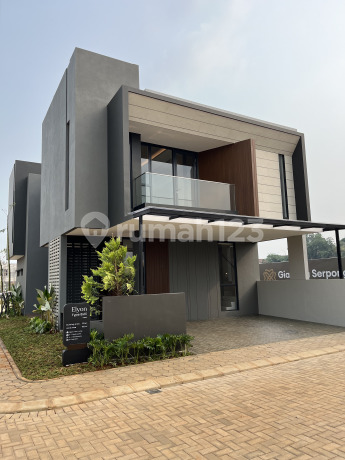 Wide 8 House Near BSD City Cluster Khione Giantara Serpong City