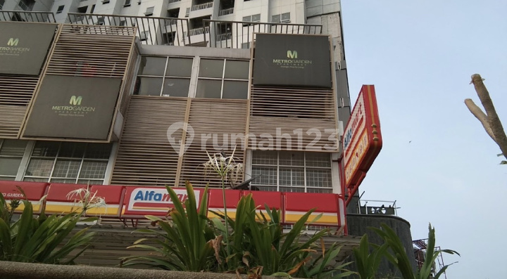 Bisa KPR, Ruko, 3 Lantai, HGB, Siap Huni,