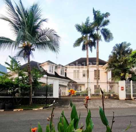 For Sale 2-Story American Style Luxury House in Taman Laguna Cibubur