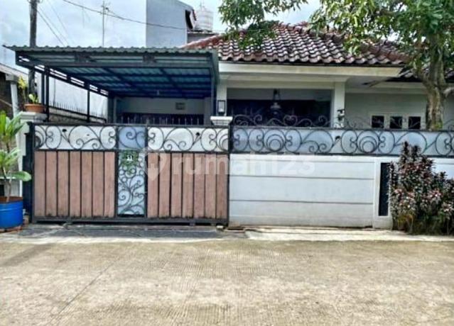 Dijual Rumah di Jl. Pringgondani Cibubur, Rumah Siap Huni Dekat Stasiun LRT Harjamukti, Ada Kolam Renang, Kolam Ikan dan Pemanas Air Tenaga Surya Dijual Rumah di Jl. Pringgondani Cibubur, Rumah Siap Huni Dekat Stasiun LRT Harjamukti, Ada Kolam Renang, Kolam Ikan dan Pemanas Air Tenaga Surya