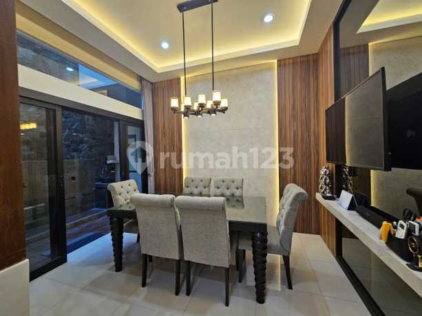 Rumah bagus di Medokan Ayu Taman Rivera Regency Rungkut Surabaya Rumah bagus di Medokan Ayu Taman Rivera Regency Rungkut Surabaya