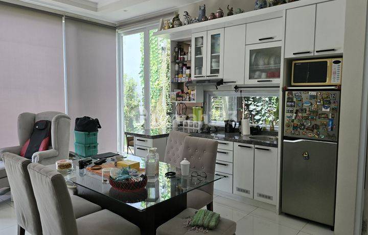 Rumah hook di Bintaro Cluster Discovery Eola sektor 9 Bintaro