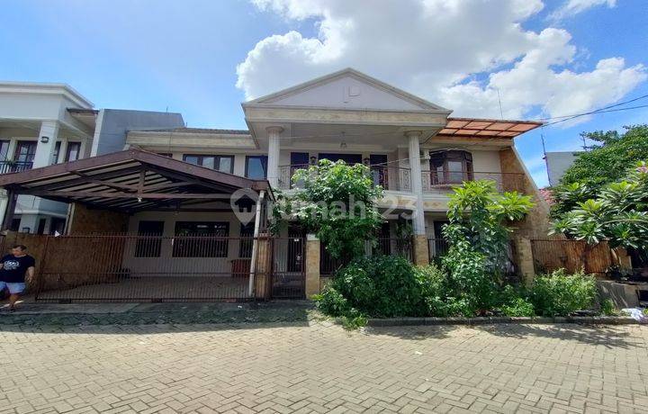 Rumah 2 Lantai Fasad Modern kondisi Bagus, SHM, Di Taman Cipulir Estate Ciledug