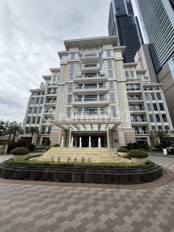 Below Market Sale of Luxury Apartment Le Parc Thamrin Nine, Central Jakarta Below Market Sale of Luxury Apartment Le Parc Thamrin Nine, Central Jakarta