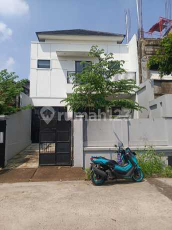 Rumah Baru Dalam Komplek Mega Cinere Siap Huni