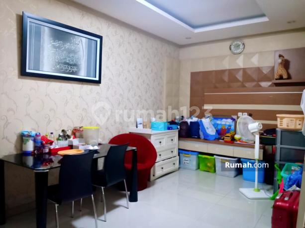 SUDAH RENOV Rumah Central Park Ahmad Yani Surabaya 8x16 SHM 2 Lantai Semi Furnished