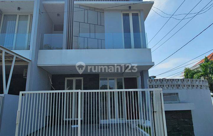 Impian Keluarga Rumah Manyar Tirtoyoso Surabaya 2 Lantai Baru Gress Kt4+1 Shm Cuman 2m An