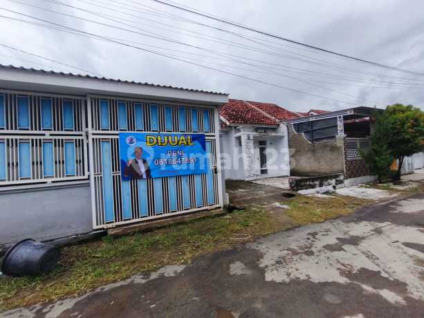 Dijual Rumah Kawasan Perumahan Komplek di Weru