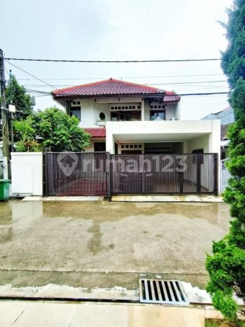 Rumah Cantik 2 Lt Furnish Komp Depkes Caman Jatibening Dijual