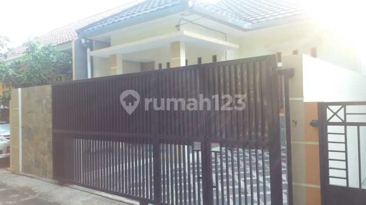 Rumah 3Br Siap Huni Semi Furnish Strategis Bebas Banjir Jaktim Rumah 3Br Siap Huni Semi Furnish Strategis Bebas Banjir Jaktim