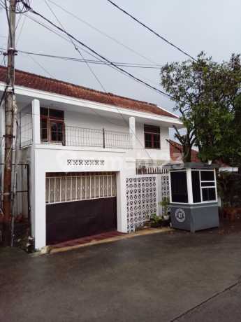 Rumah Luas Terawat Di Sukaluyu Dekat Gedung Sate