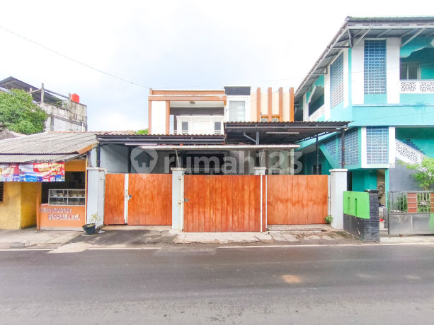 Spacious Freehold House 11 Minutes to Kalideres Hospital 2 Floors KPR Assisted J39187 Spacious Freehold House 11 Minutes to Kalideres Hospital 2 Floors KPR Assisted J39187
