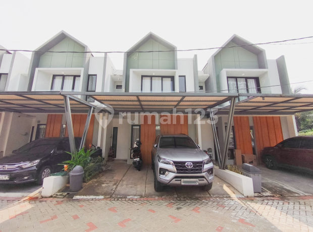 Rumah Strategis 12 Menit ke The Park Sawangan 2 Lt Hadap Selatan J34921