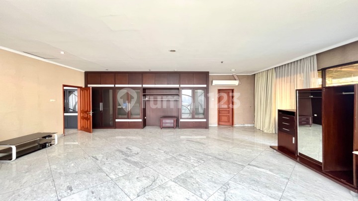 Dijual  Apartemen Simprug Indah Penthouse, 3 Bedroom