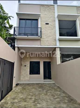 Rumah Ready 2 Lantai Bisa Kpr Jakarta Pusat