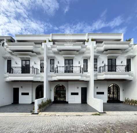 Siap Huni Rumah Mewah Se Gudang Fasilitas