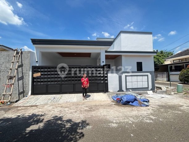 Luxury Corner House Grand in Citra Indah City
