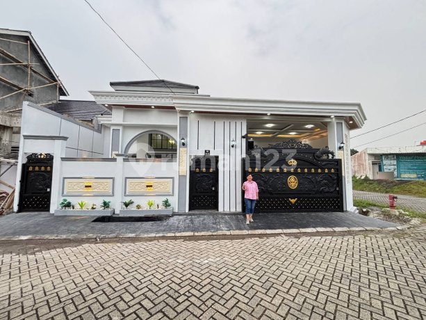 Rumah Hoek Megah Mewah Modern Samping Masjid di Citra Indah City Ciputra Cileungsi Jonggol Bogor