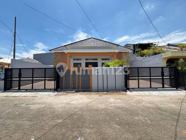 Rumah Baru Sultan Megah Mewah Posisi Hook di Citra Indah City