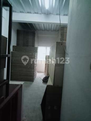 Di Jual Ruko 4 Lantai+lift Di Pergudangan Waringin Kapuk Kamal