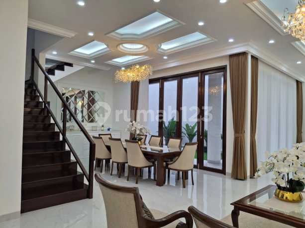 Boulevard Luxury House in Citragran Cibubur