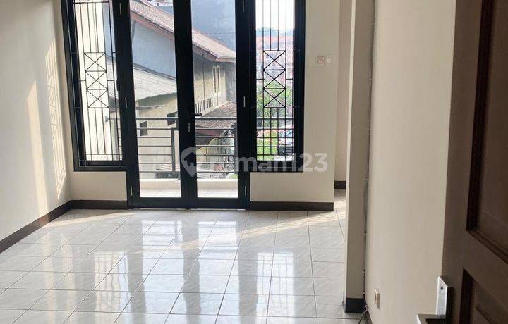 JUAL RUMAH SIAP HUNI DI VILLA JATIWARINGIN JAKARTA TIMUR 
