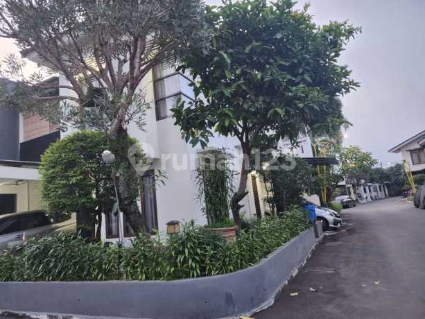 Rumah Sudut 2,5 Lantai Lingkungan Nyaman Siap Huni Di Belleza Residence Antapani Bandung Rumah Sudut 2,5 Lantai Lingkungan Nyaman Siap Huni Di Belleza Residence Antapani Bandung